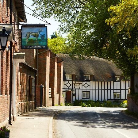 The Greyhound Inn Вонтідж Екстер'єр фото
