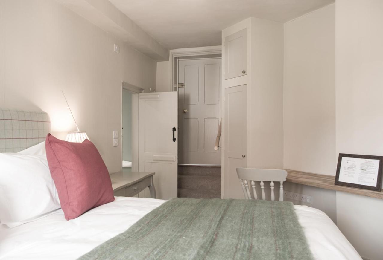 The Greyhound Inn Вонтідж Екстер'єр фото